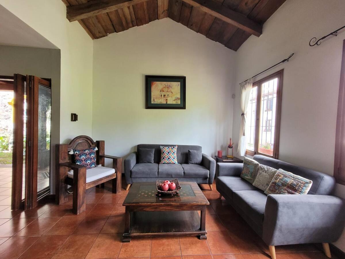 Вилла Amplia Casa Antigua Guatemala Con Pergola Y Jardin Экстерьер фото