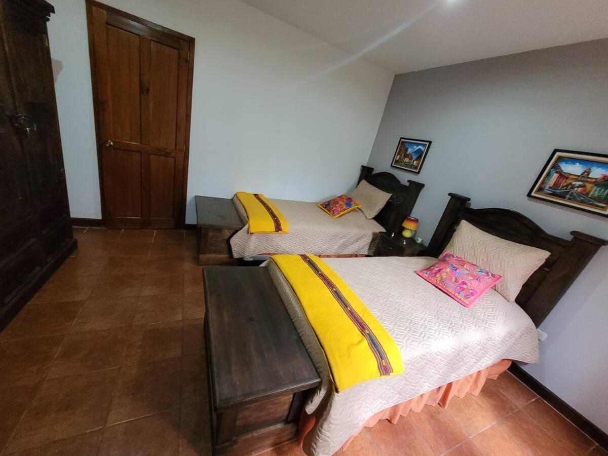 Вилла Amplia Casa Antigua Guatemala Con Pergola Y Jardin Экстерьер фото
