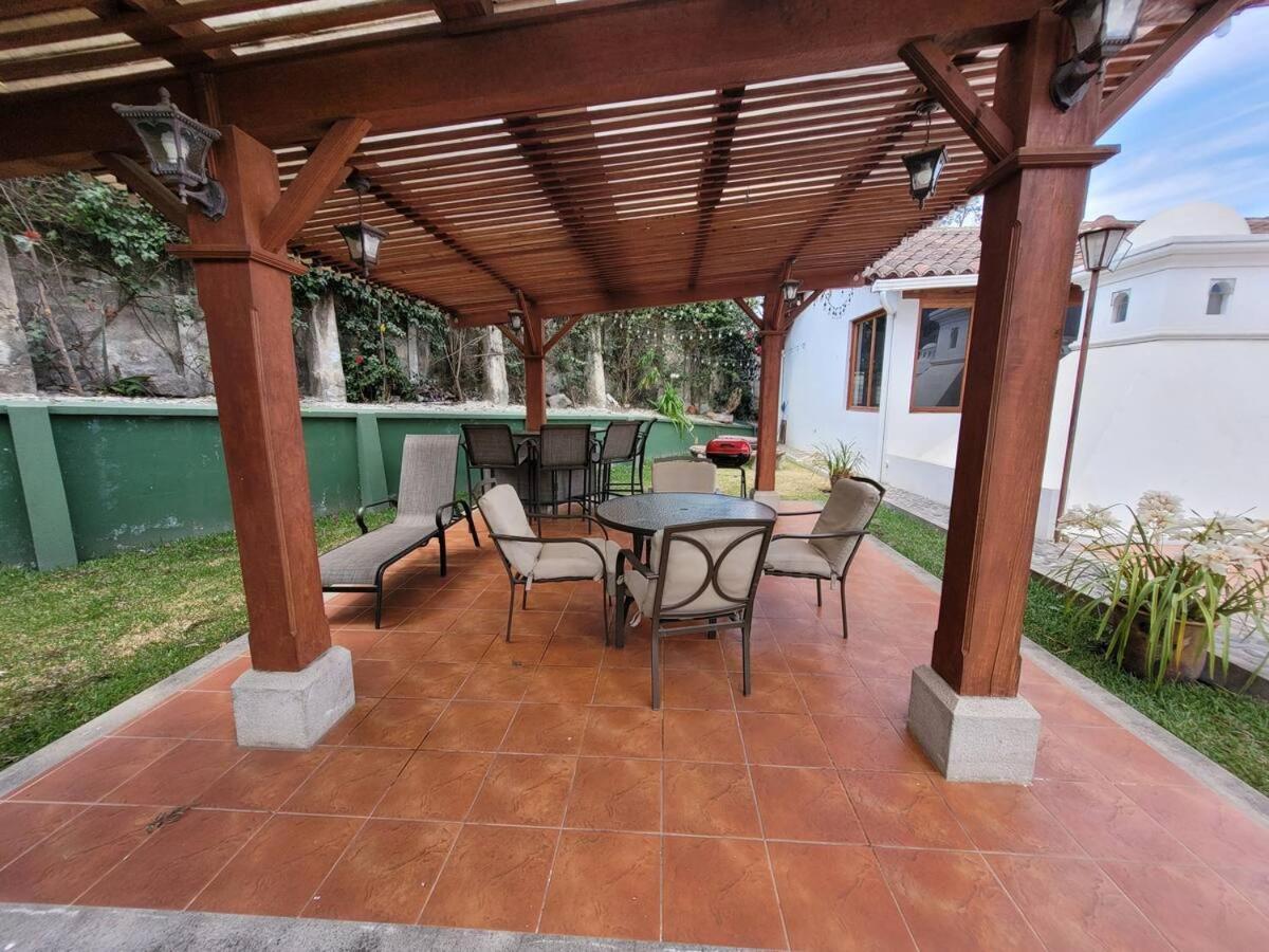 Вилла Amplia Casa Antigua Guatemala Con Pergola Y Jardin Экстерьер фото